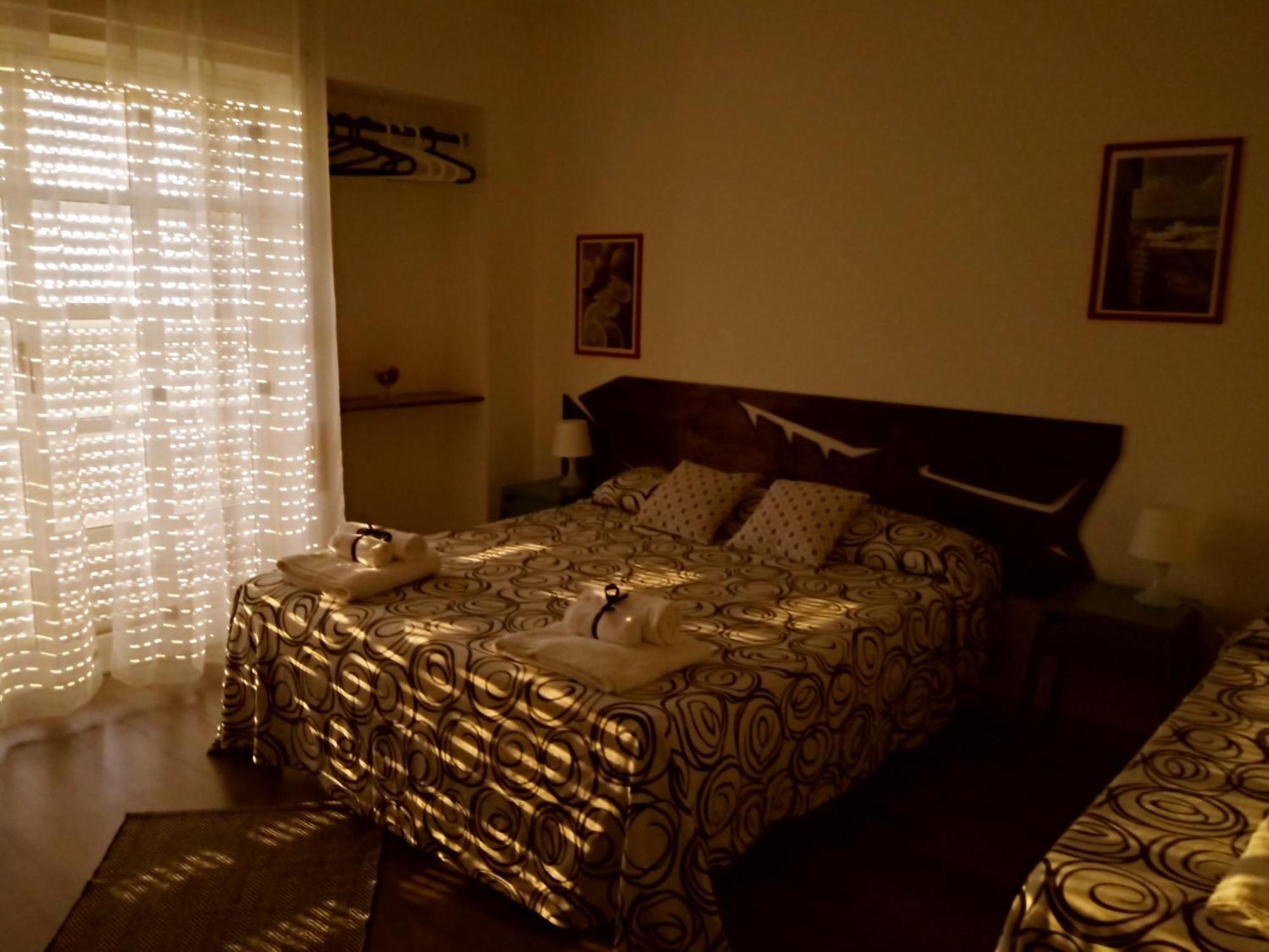 Idria B&B Barcellona-Pozzo di Gotto Szoba fotó